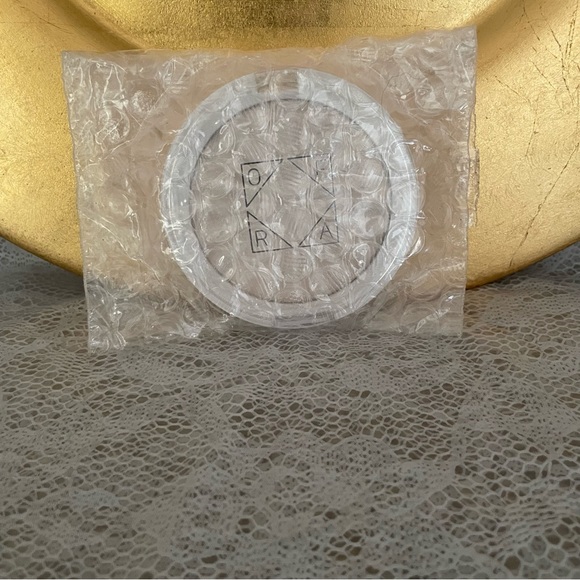 Ofra Cosmetics Highlighter Glazed Donut NWOT - Picture 3 of 3